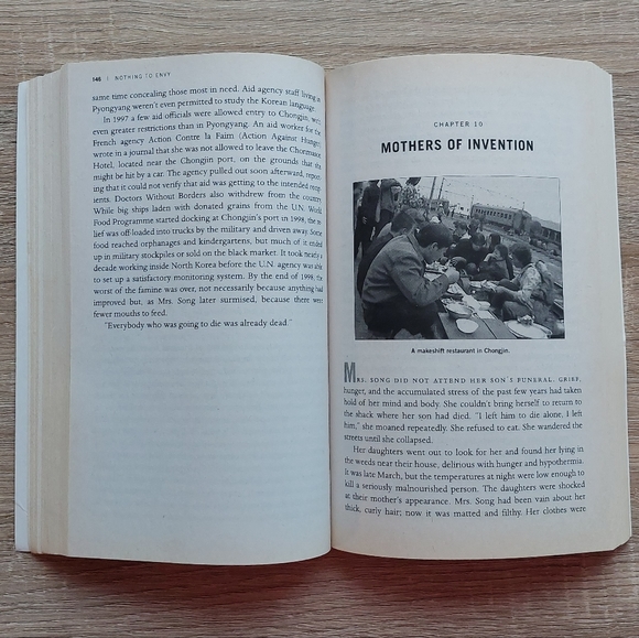 Nothing to Envy: Ordinary Lives in North Korea - Picture 7 of 13